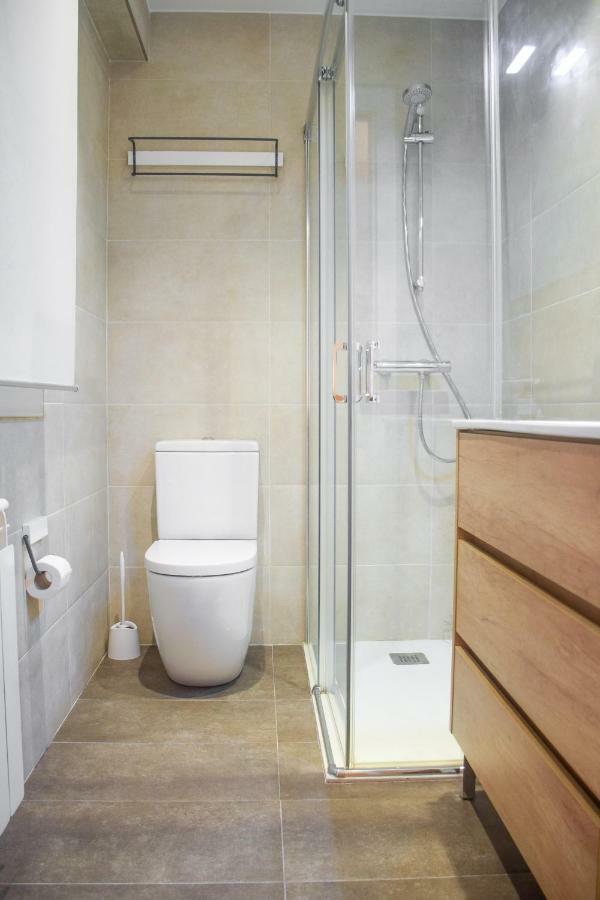 Modern & Spacious Apartment Near La Concha Bay San Sebastian Exterior photo