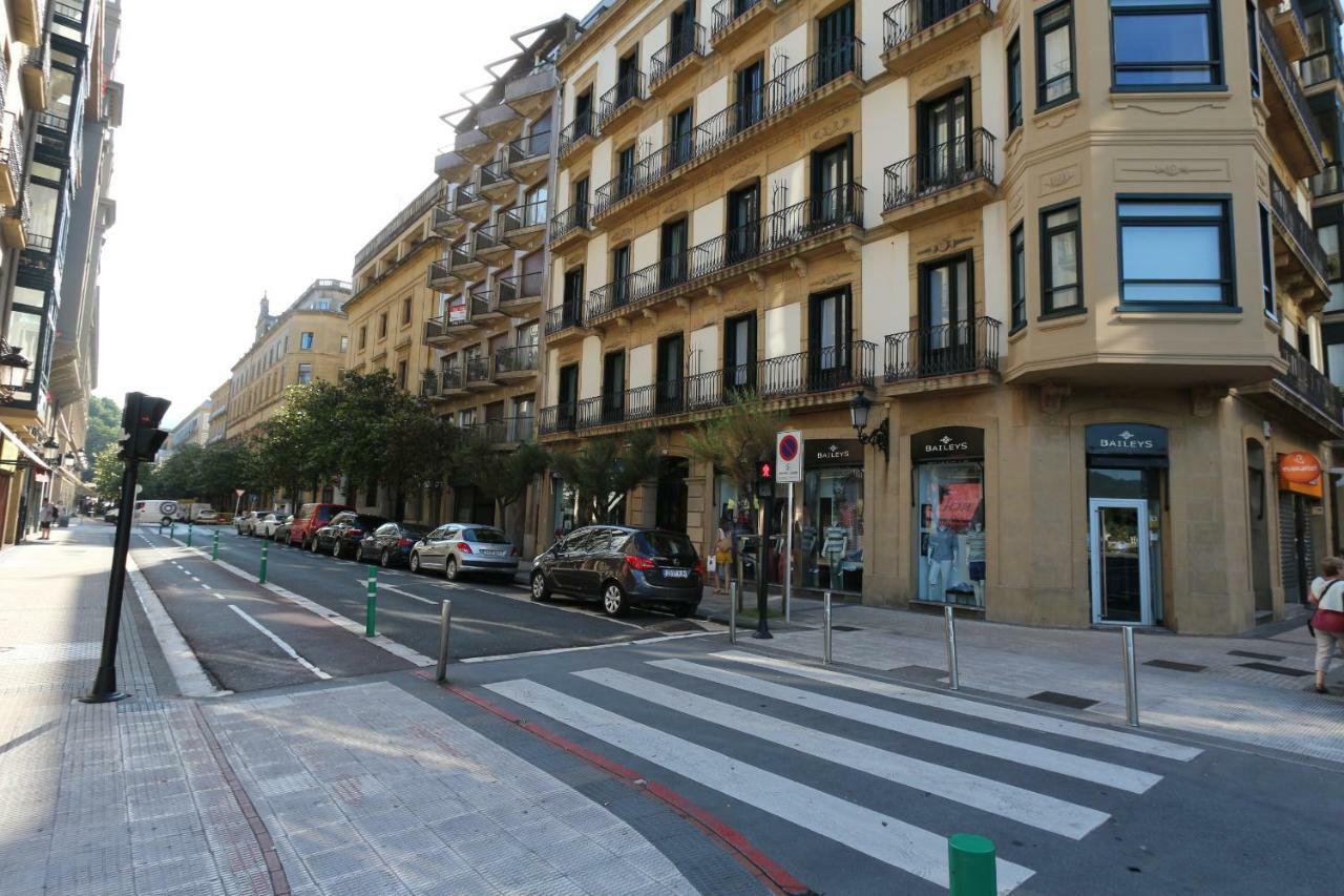 Modern & Spacious Apartment Near La Concha Bay San Sebastian Exterior photo